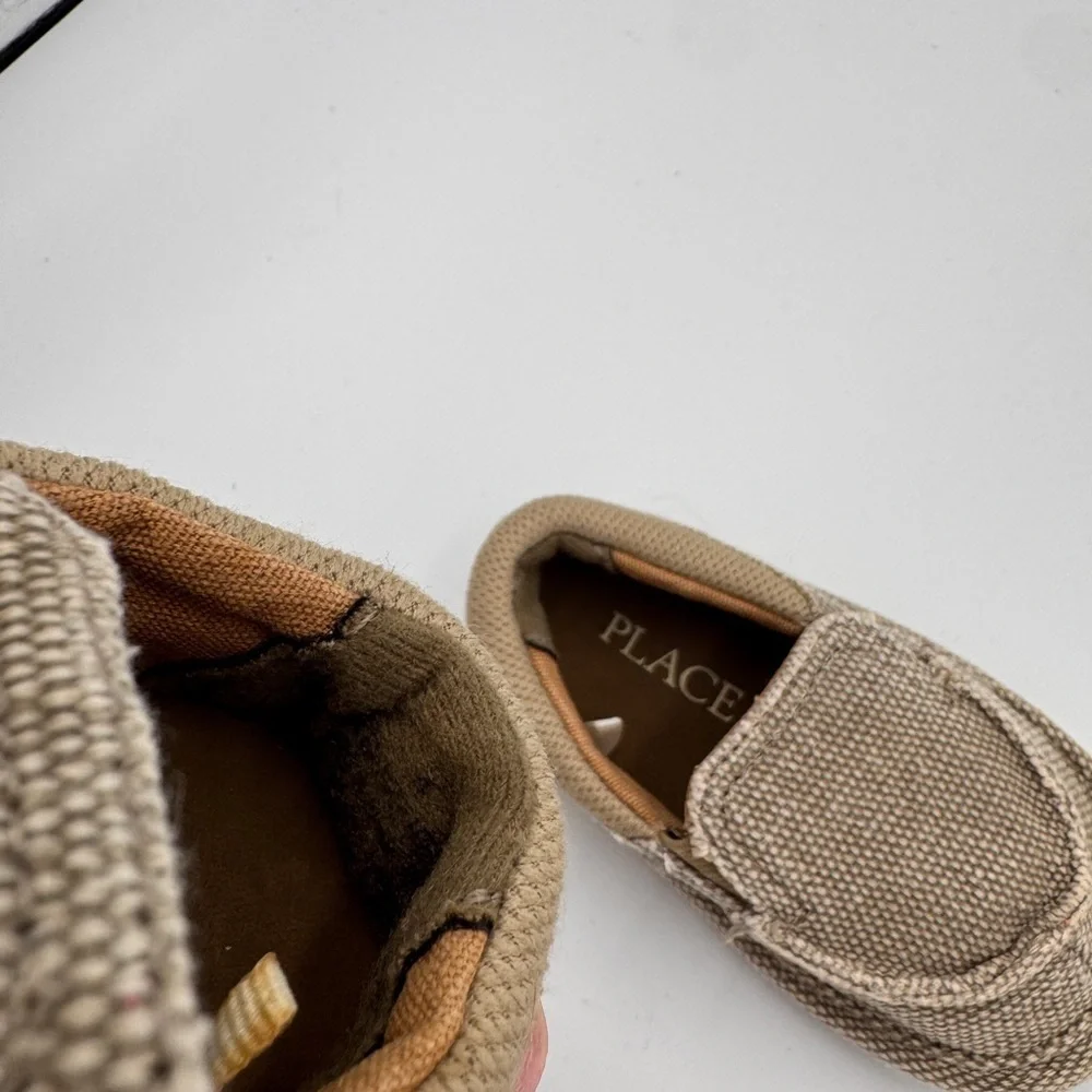 The Children's Place Boys Toddler Size 4 Tan Kids Slide On Dress Shoes Loafers